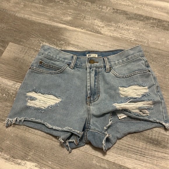 Billabong Jean shorts - Picture 1 of 4